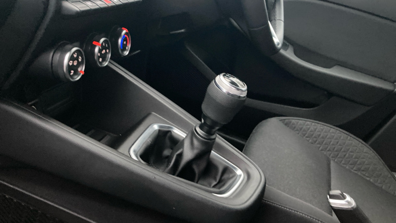 Renault Clio 1.0 TCe 100 Play 5dr Petrol Hatchback